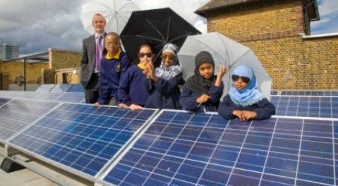 Pupils at Vauxhall Primary with their new solar panels